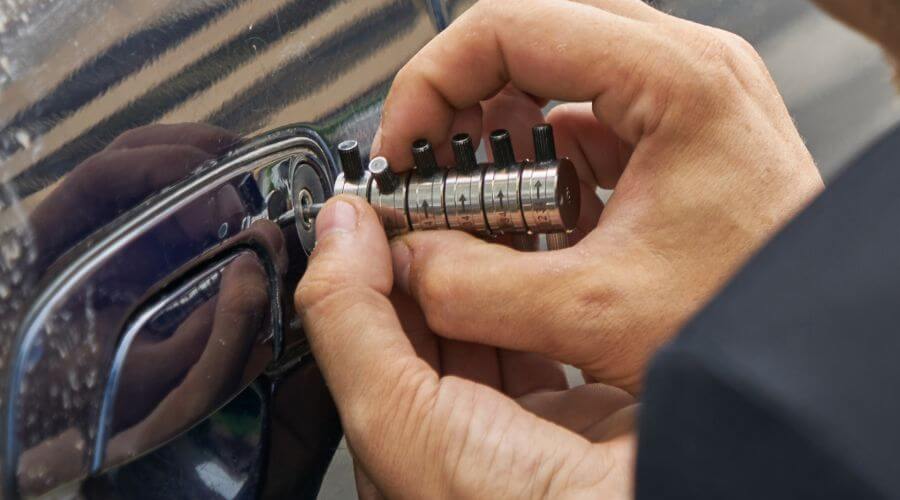 Expert Emergency Roof Repairs services in Strafford, MO